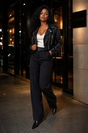Veste biker noire asymétrique | Deuxième photo lifestyle | Lounelle Paris
