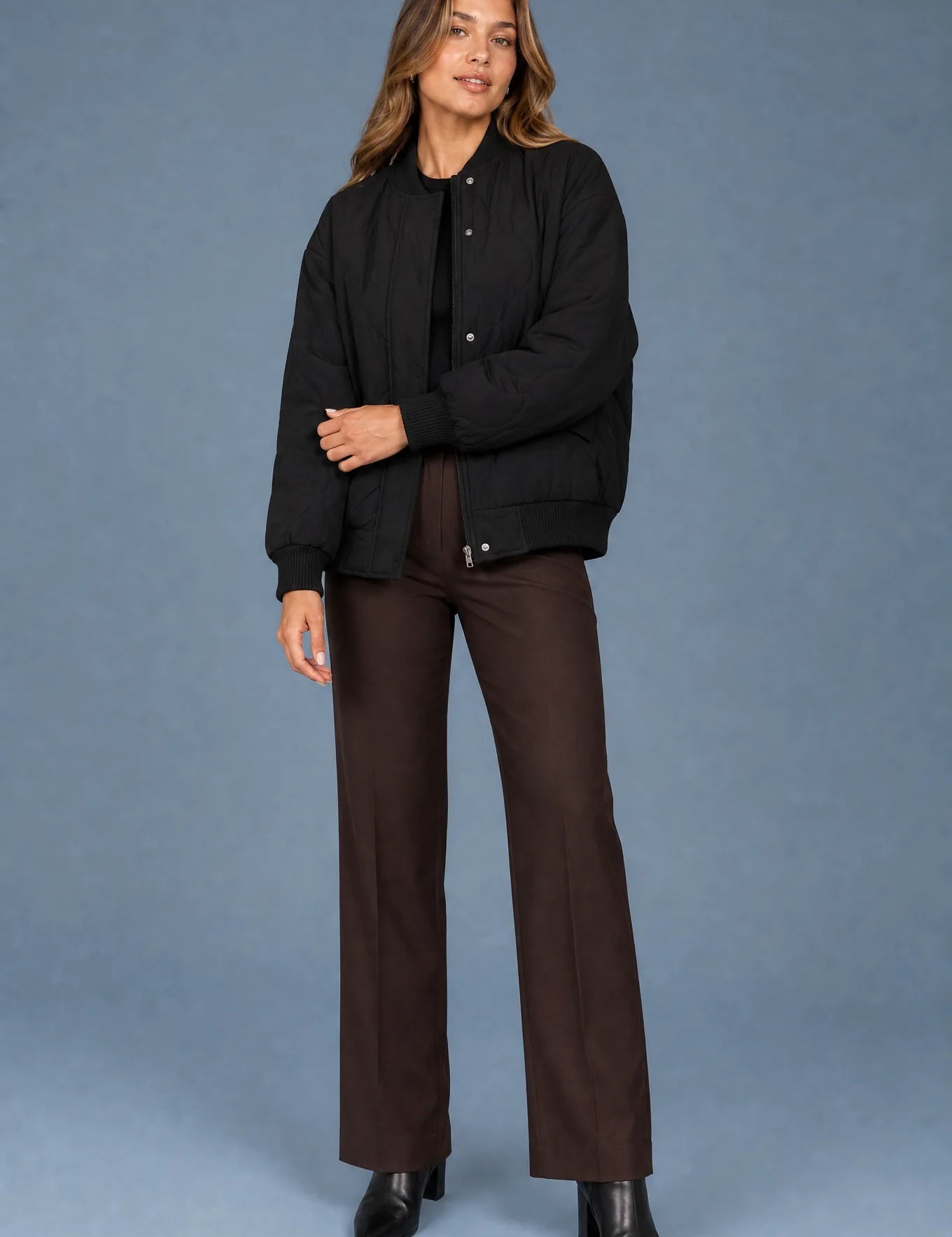 Veste matelassée ample col montant | Variante Noir | Lounelle Paris