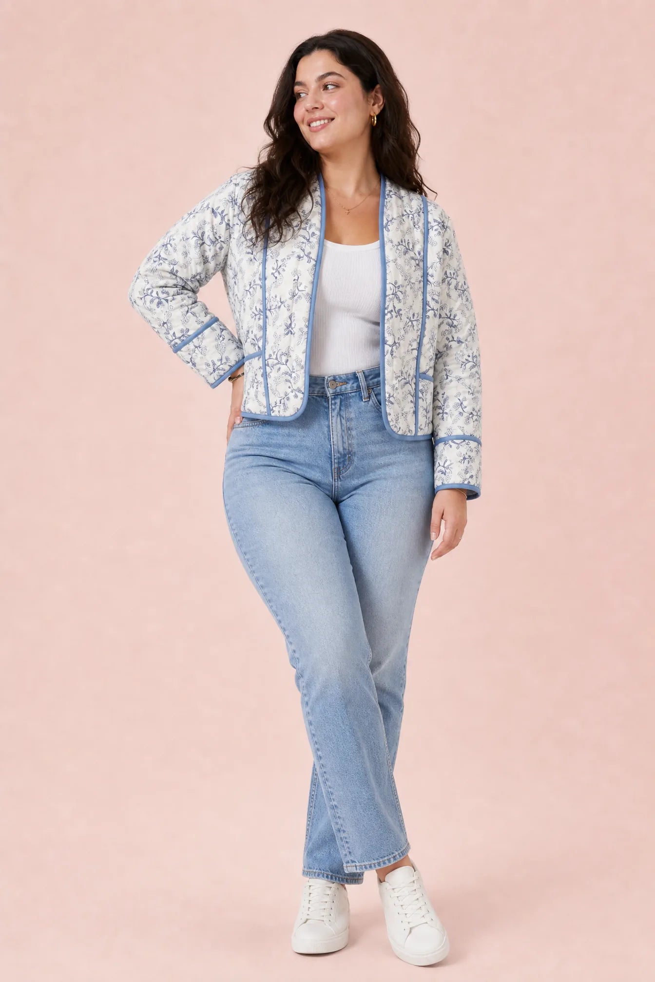 Veste matelassée blanche à imprimé floral | Porté sur une autre silhouette | Lounelle Paris