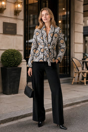 Veste matelassée imprimée col en V | Photo lifestyle | Lounelle Paris